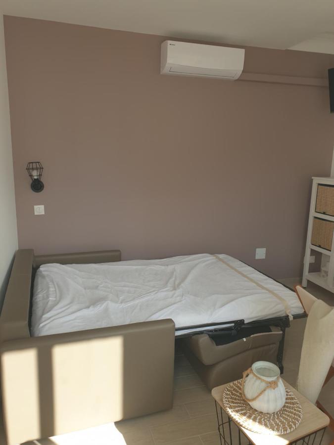 Mistral Appartements Port-Saint-Louis-du-Rhone Exterior photo