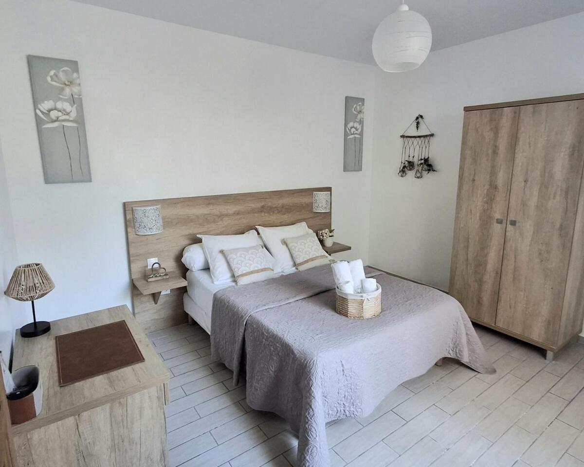 Mistral Appartements Port-Saint-Louis-du-Rhone Exterior photo